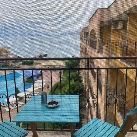Apartment Beautiful Sea View In Midiya Family Grand Resort,